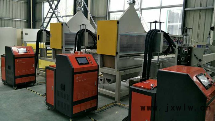 炭布復(fù)合機 無紡布復(fù)合機 海綿噴膠熱膠復(fù)合機 全自動鞋材噴膠復(fù)合機-俊鼎達機械