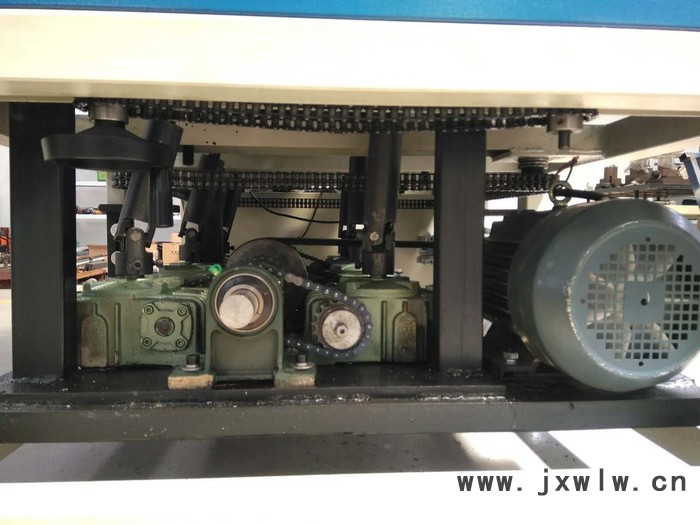 格瑞特GYJ-01 電控型滾壓復(fù)合機(jī)，隔熱條與型材更加貼合