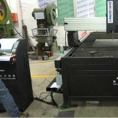 切割機 鉆孔切割一體機 孔板兩用機 上海兆展數(shù)控切割機 云南昆明湖北安徽辦事處