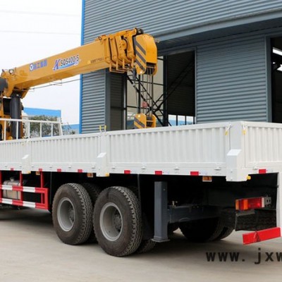 重汽斯太爾前四后八徐工16噸隨車吊   重汽310馬力發(fā)動(dòng)機(jī)   300mm直通兩層局部三層大梁