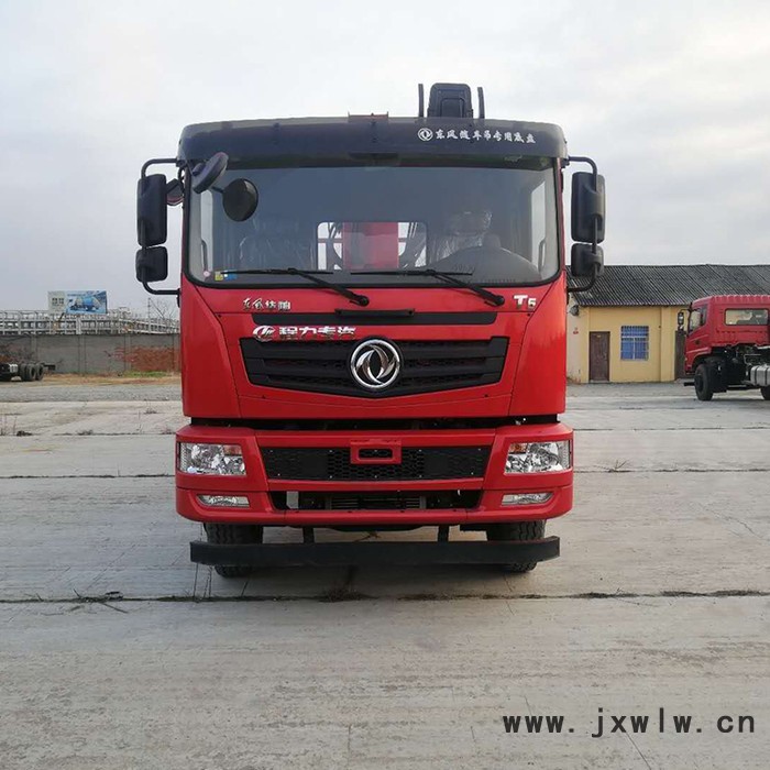 國(guó)六東風(fēng)華神T5后八輪隨車(chē)吊 玉柴270馬力發(fā)動(dòng)機(jī)