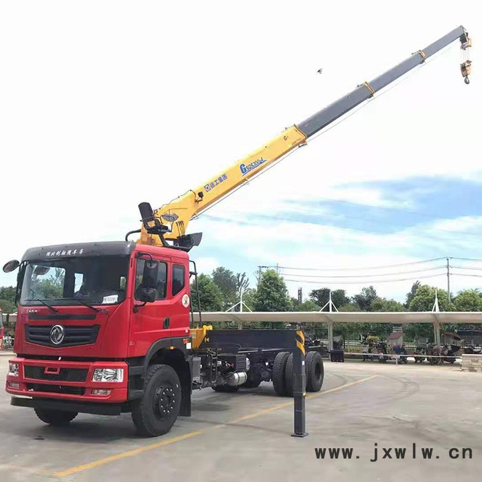 國(guó)六東風(fēng)華神T5后八輪隨車(chē)吊 玉柴270馬力發(fā)動(dòng)機(jī) 上裝徐工10噸4節(jié)臂雙聯(lián)泵吊機(jī)