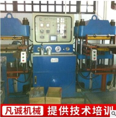 現(xiàn)貨供應(yīng) 200T科盛硫化機(jī) 前頂開 模 8成新硫化機(jī)