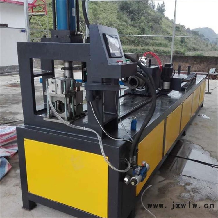 小導(dǎo)管開(kāi)槽機(jī)河南益工小導(dǎo)管沖孔機(jī)